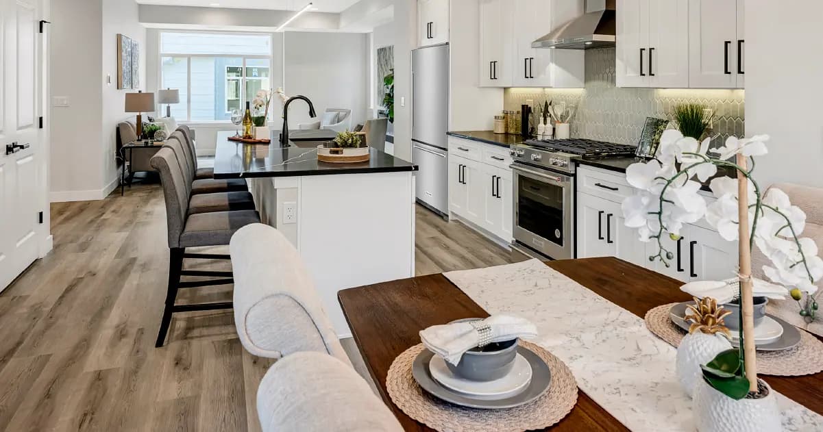 Buying a Townhome? Follow These 5 Tips for a Smooth Experience